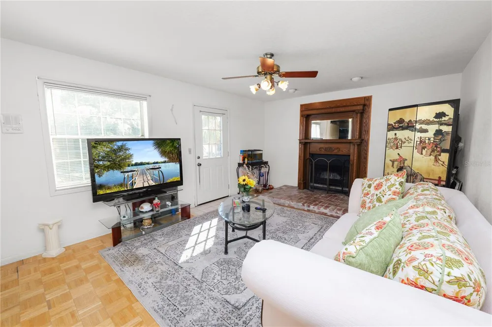 109 NE 4TH AVENUE Mulberry, FL 33860
