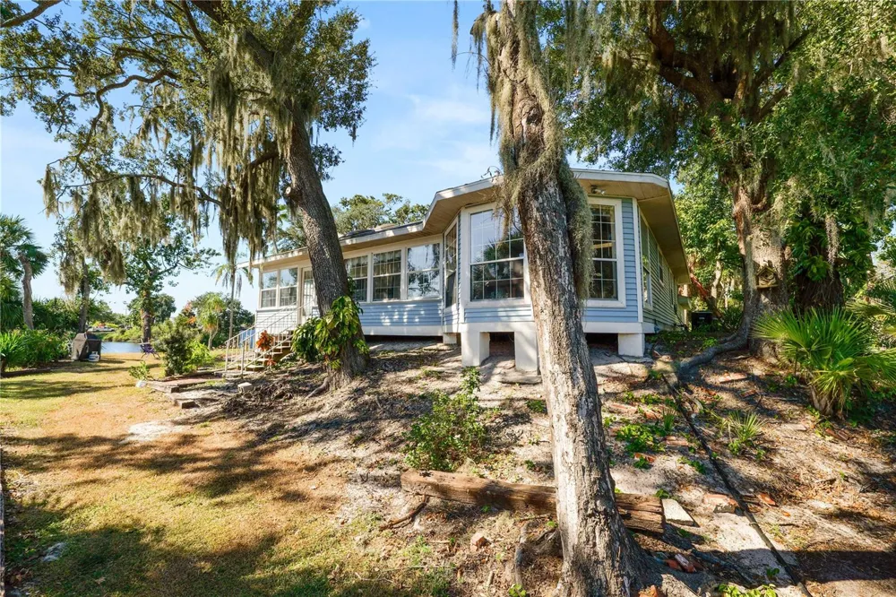 109 NE 4TH AVENUE Mulberry, FL 33860