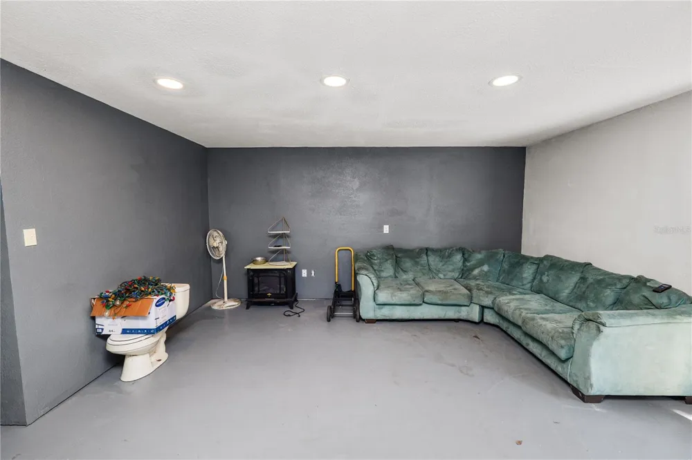 109 NE 4TH AVENUE Mulberry, FL 33860