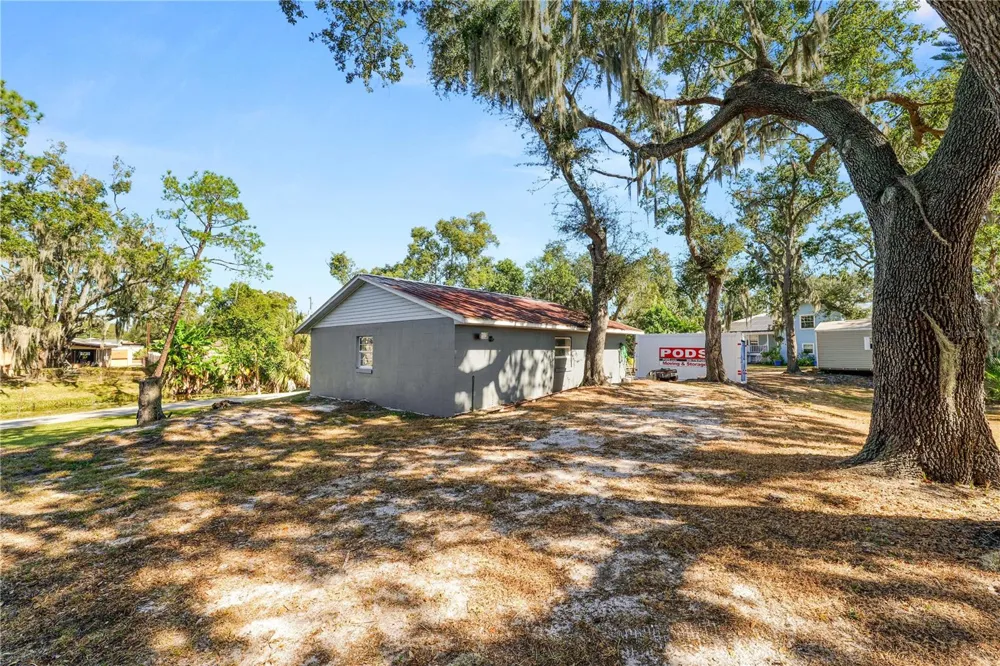 109 NE 4TH AVENUE Mulberry, FL 33860