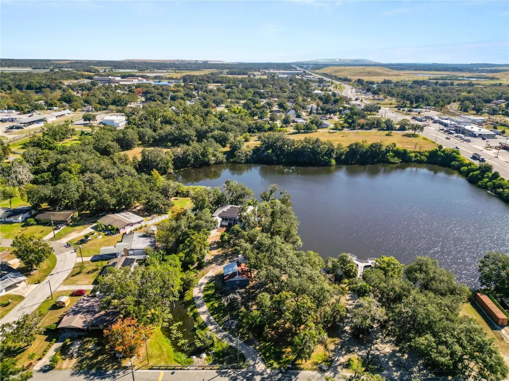 109 NE 4TH AVENUE Mulberry, FL 33860