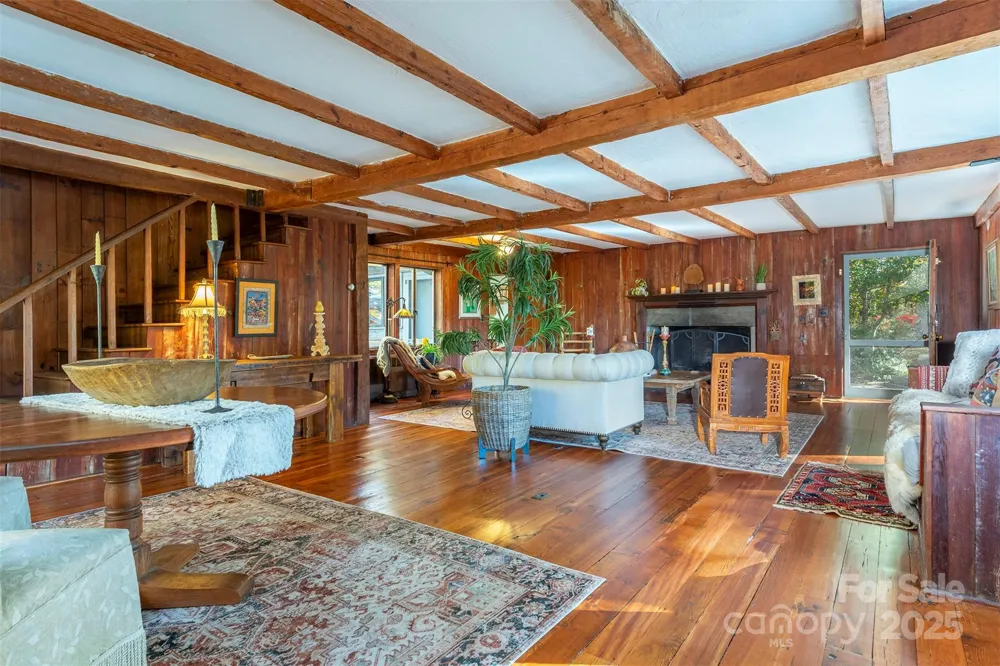 102 Weaver Mill Road Columbus, NC 28722