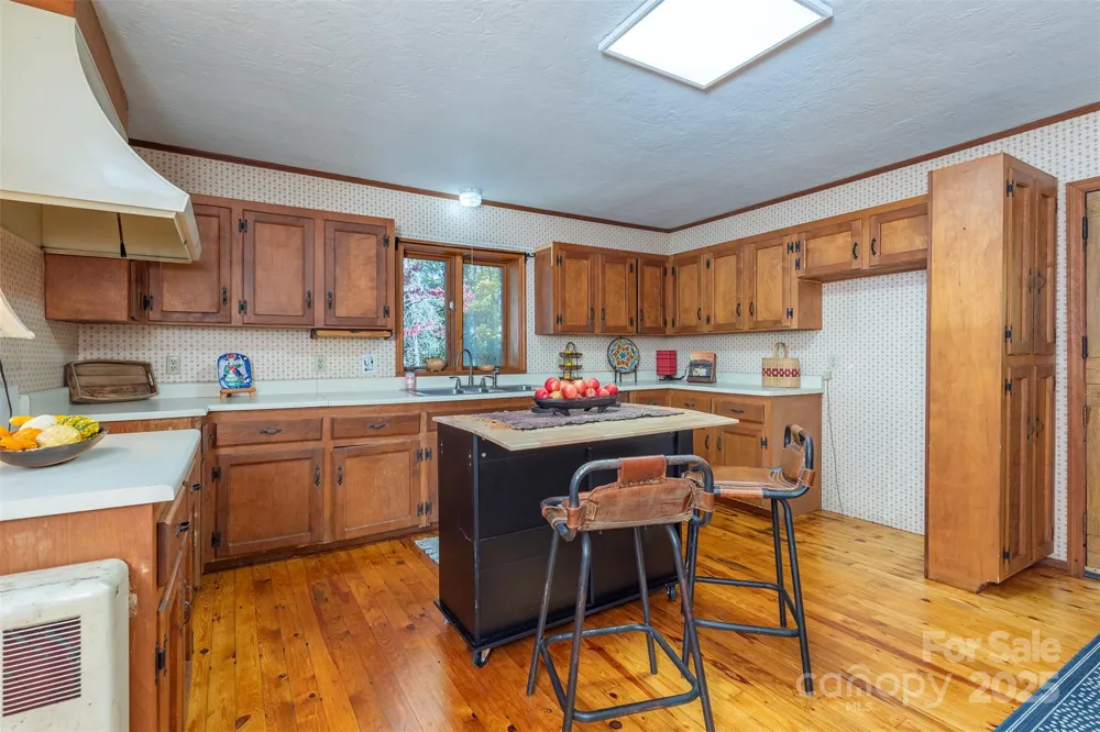 102 Weaver Mill Road Columbus, NC 28722