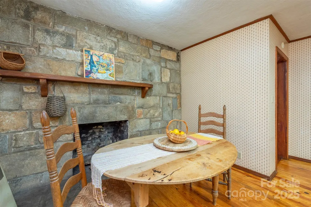 102 Weaver Mill Road Columbus, NC 28722