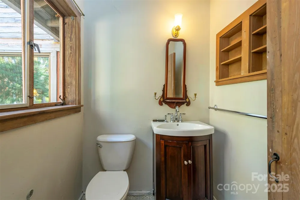 102 Weaver Mill Road Columbus, NC 28722