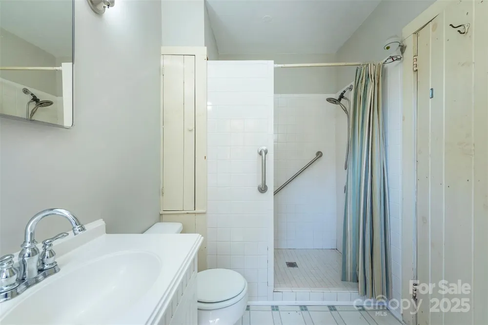 102 Weaver Mill Road Columbus, NC 28722