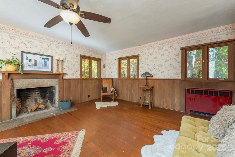 102 Weaver Mill Road Columbus, NC 28722