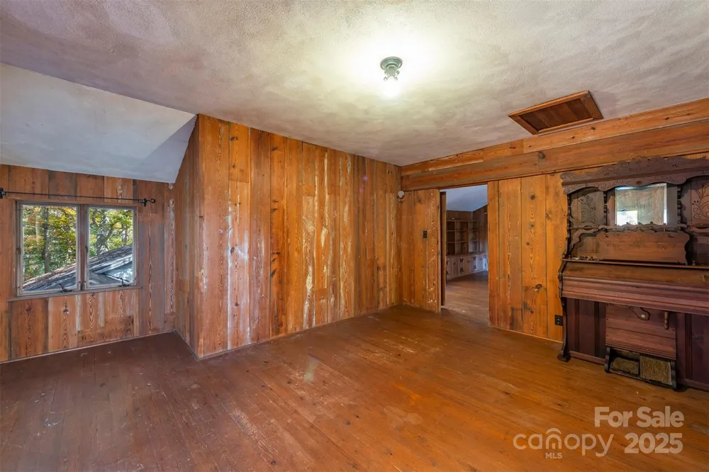 102 Weaver Mill Road Columbus, NC 28722
