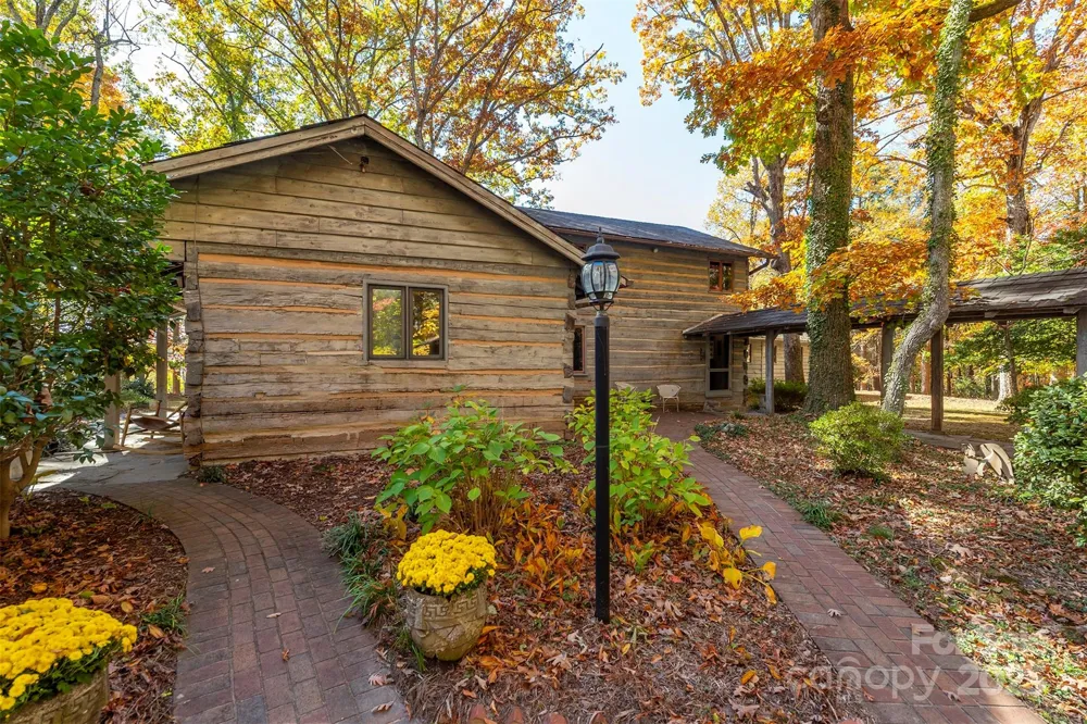 102 Weaver Mill Road Columbus, NC 28722