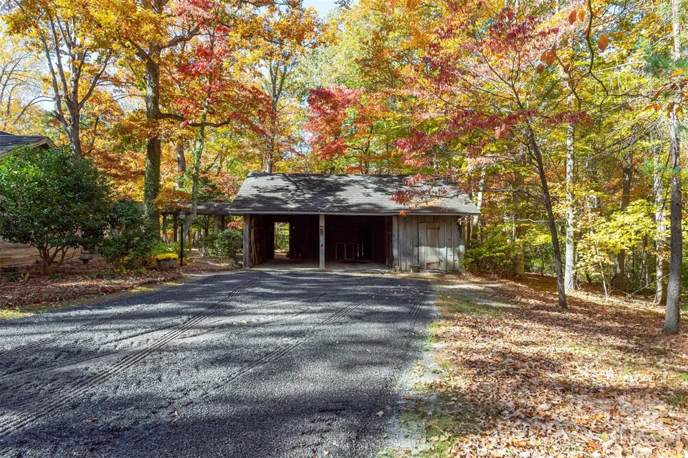 102 Weaver Mill Road Columbus, NC 28722