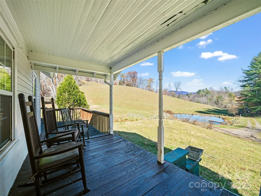 321 Lyle Lane Green Mountain, NC 28740