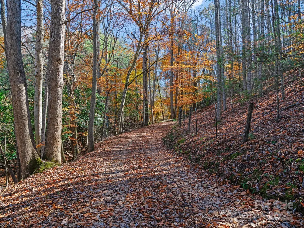 321 Lyle Lane Green Mountain, NC 28740