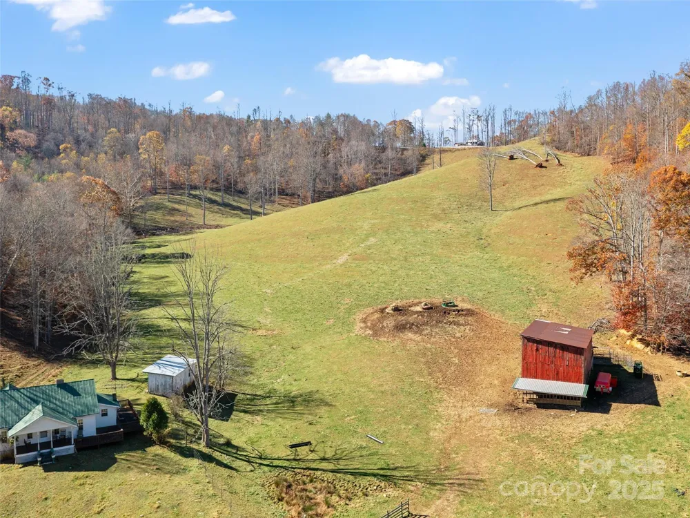 321 Lyle Lane Green Mountain, NC 28740