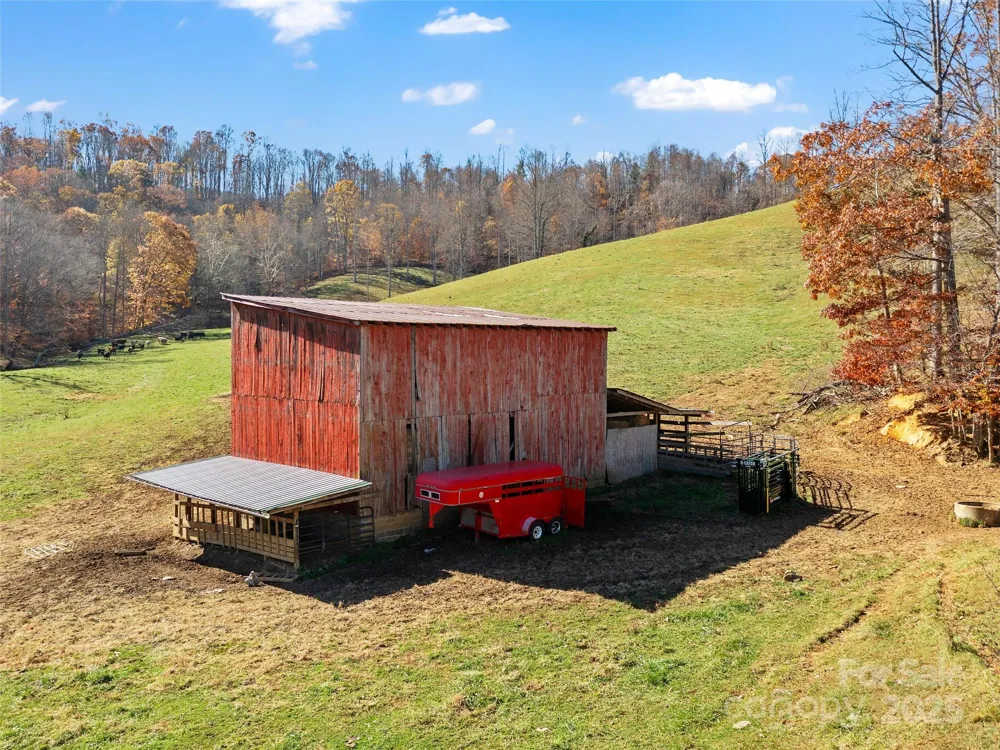 321 Lyle Lane Green Mountain, NC 28740