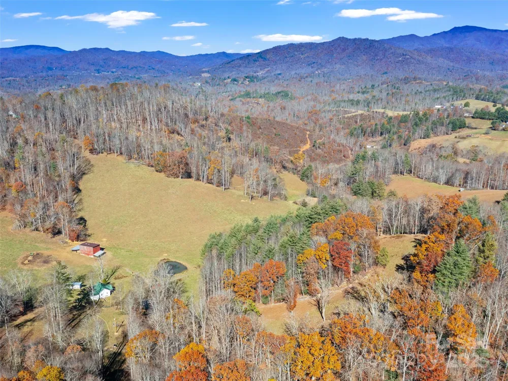 321 Lyle Lane Green Mountain, NC 28740