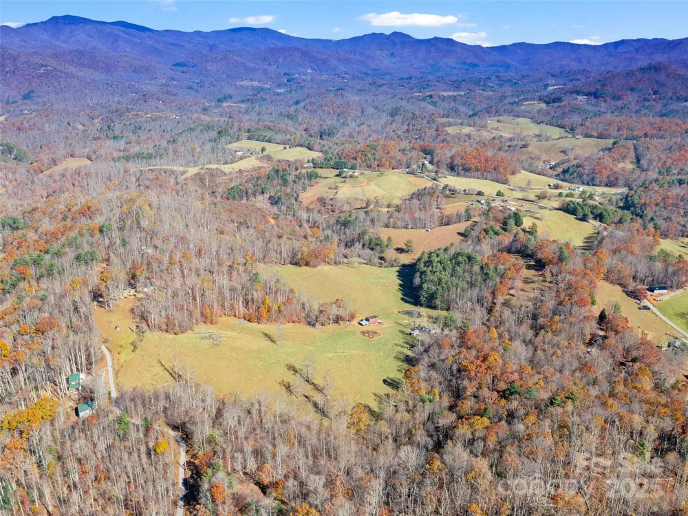 321 Lyle Lane Green Mountain, NC 28740