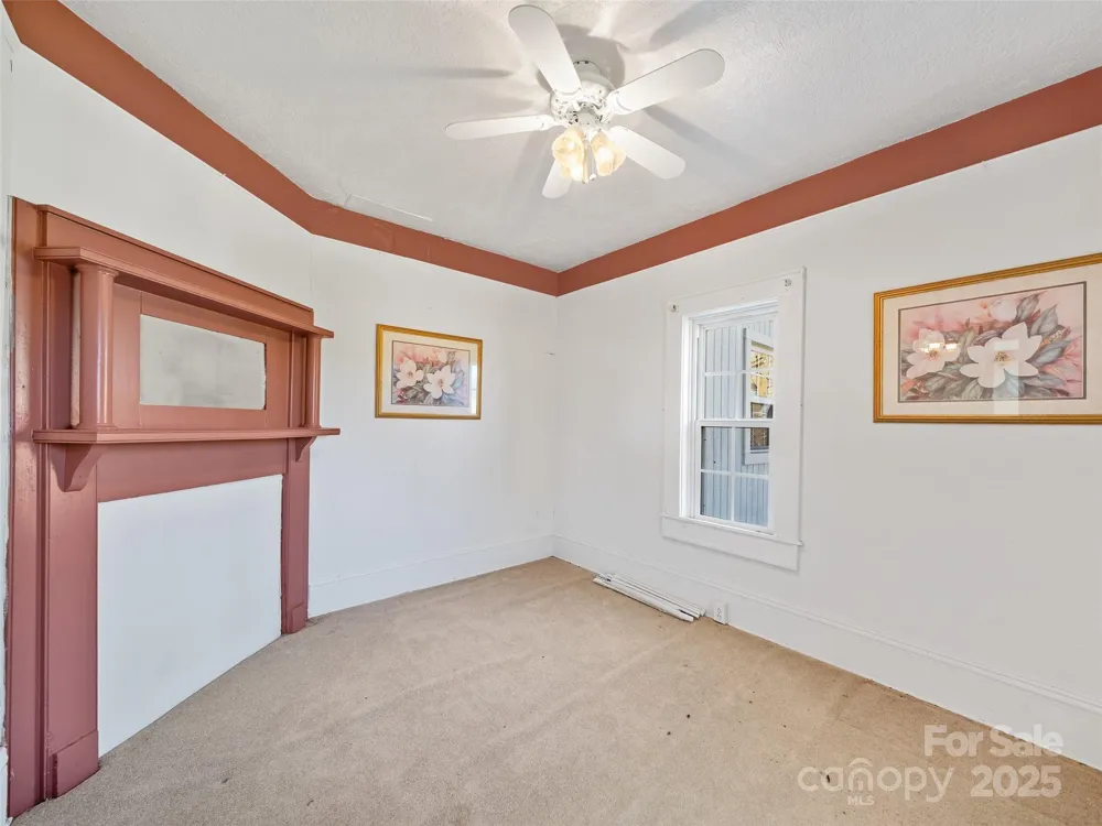 321 Lyle Lane Green Mountain, NC 28740