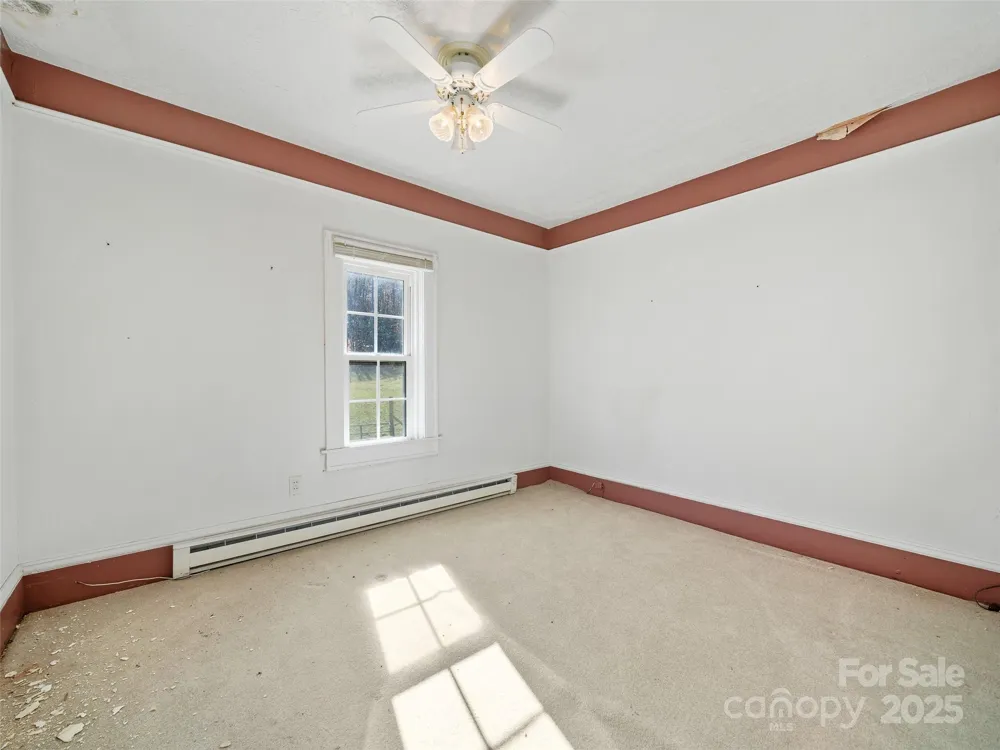 321 Lyle Lane Green Mountain, NC 28740