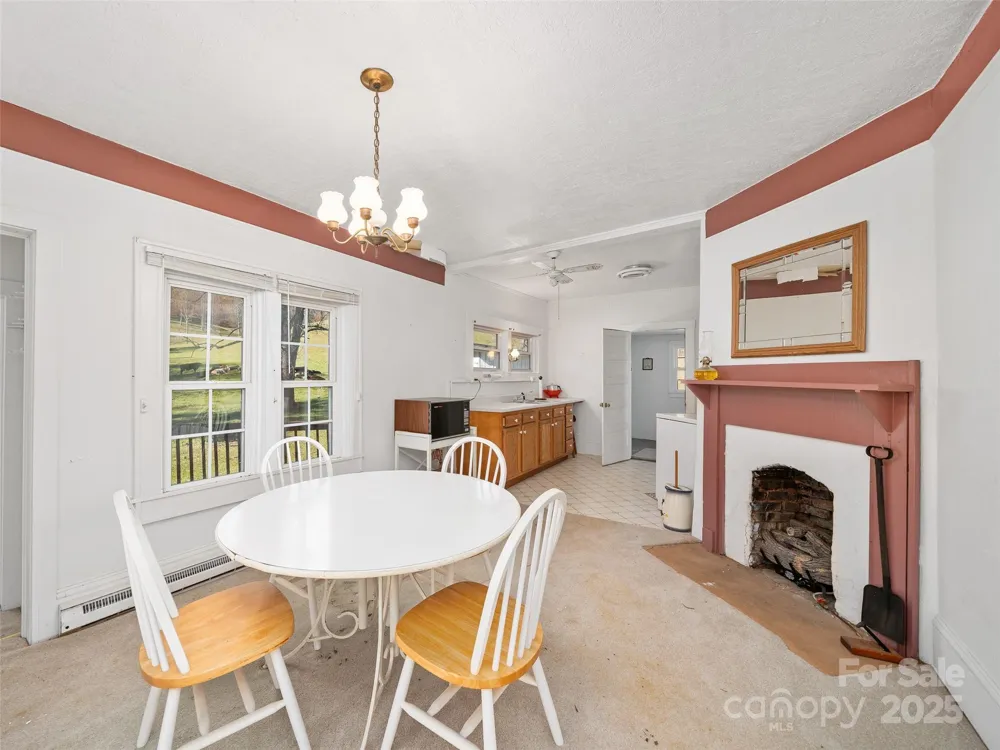 321 Lyle Lane Green Mountain, NC 28740