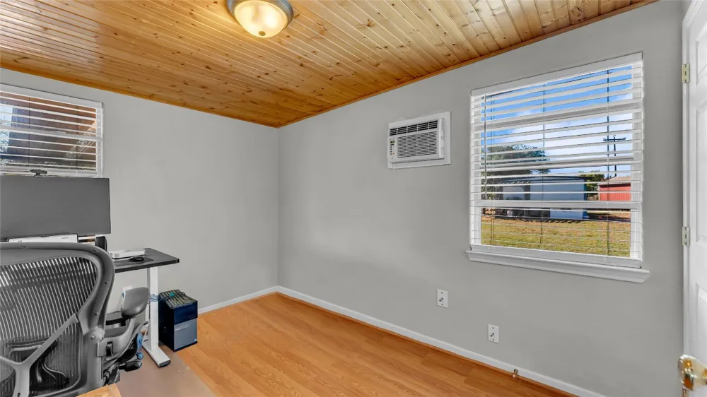 1415 Bee Lane Tow, TX 78672