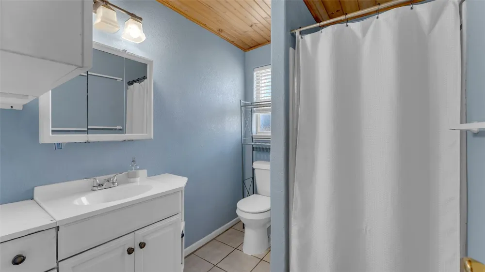 1415 Bee Lane Tow, TX 78672