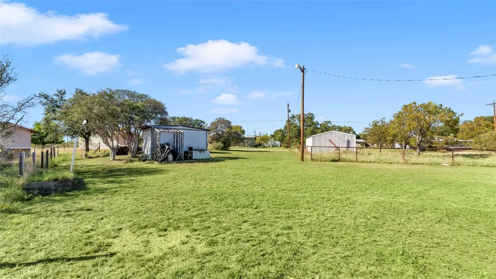 1415 Bee Lane Tow, TX 78672
