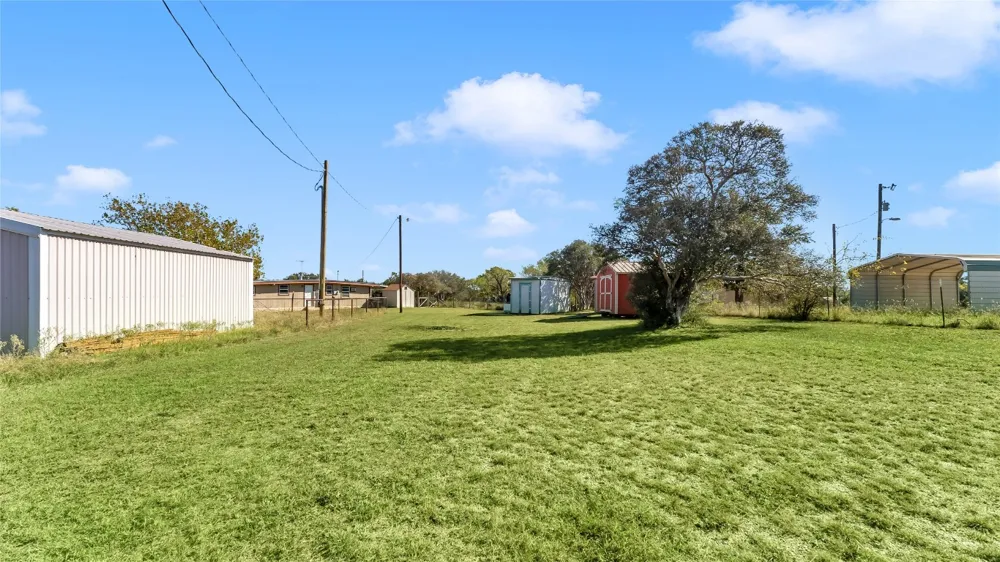 1415 Bee Lane Tow, TX 78672
