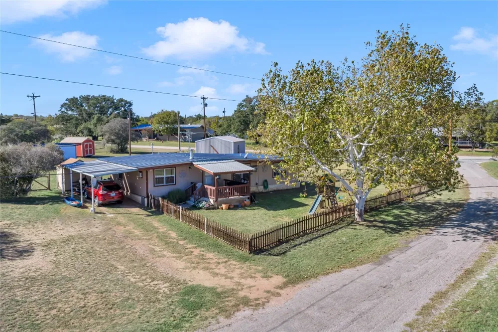 1415 Bee Lane Tow, TX 78672
