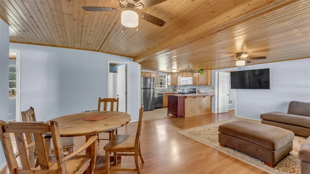 1415 Bee Lane Tow, TX 78672