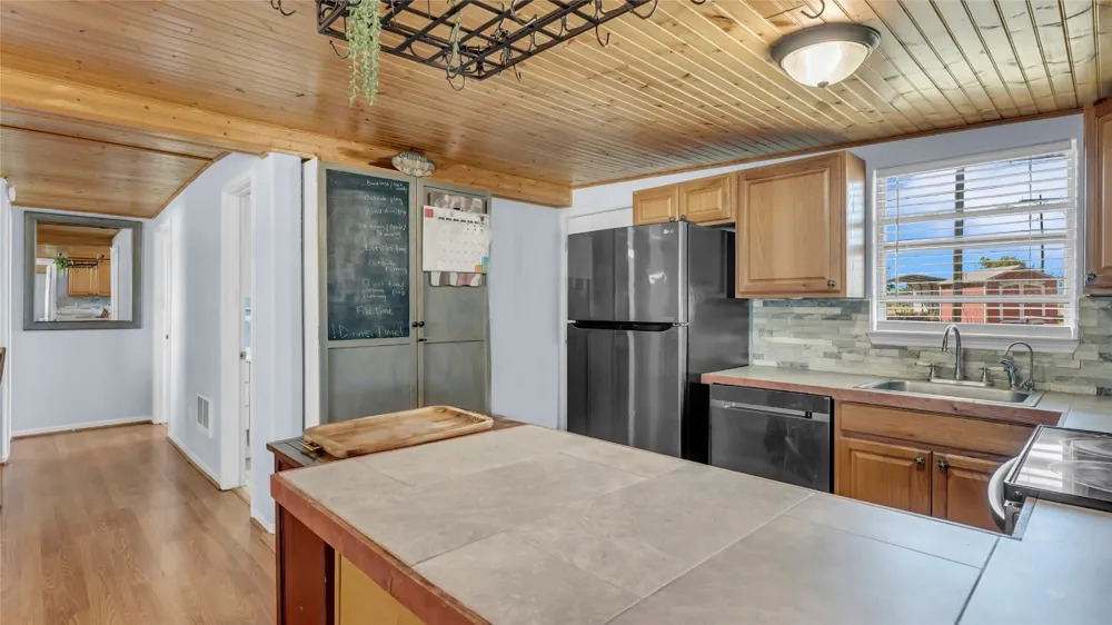 1415 Bee Lane Tow, TX 78672