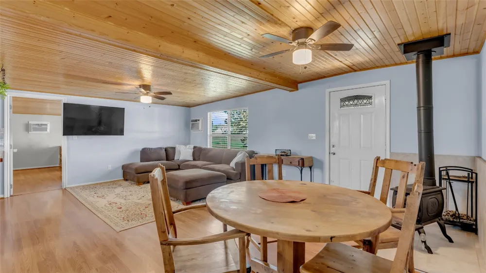 1415 Bee Lane Tow, TX 78672