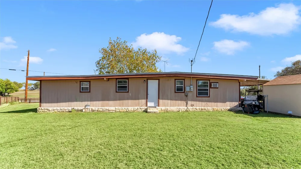 1415 Bee Lane Tow, TX 78672