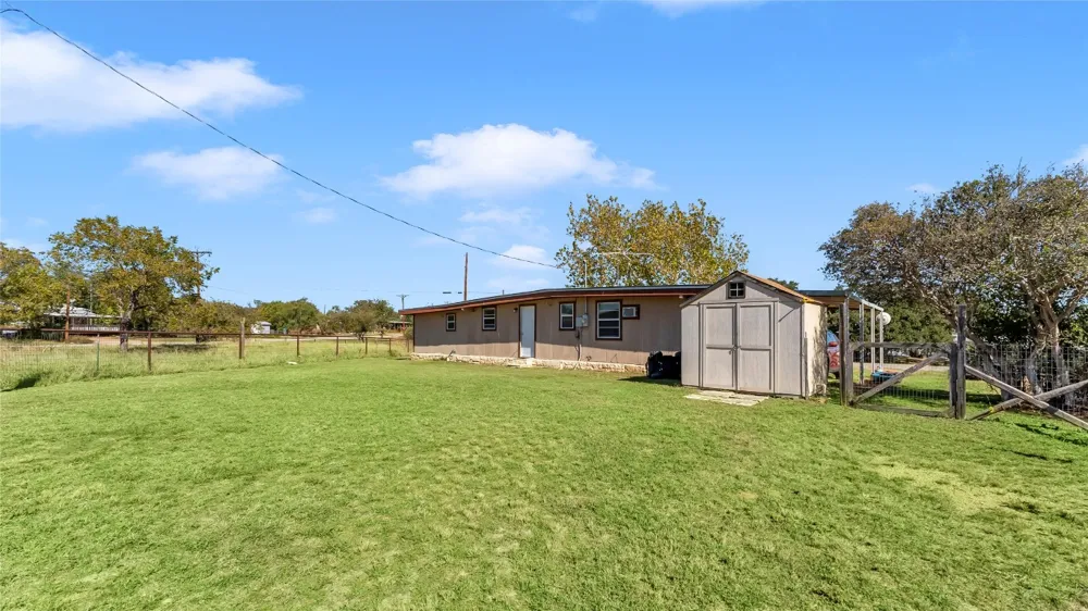 1415 Bee Lane Tow, TX 78672