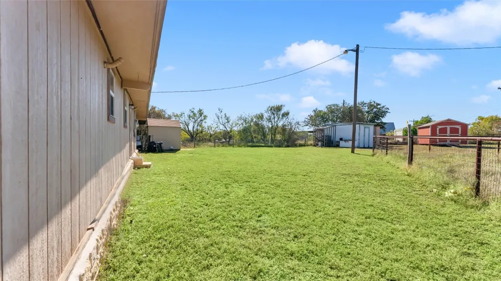 1415 Bee Lane Tow, TX 78672