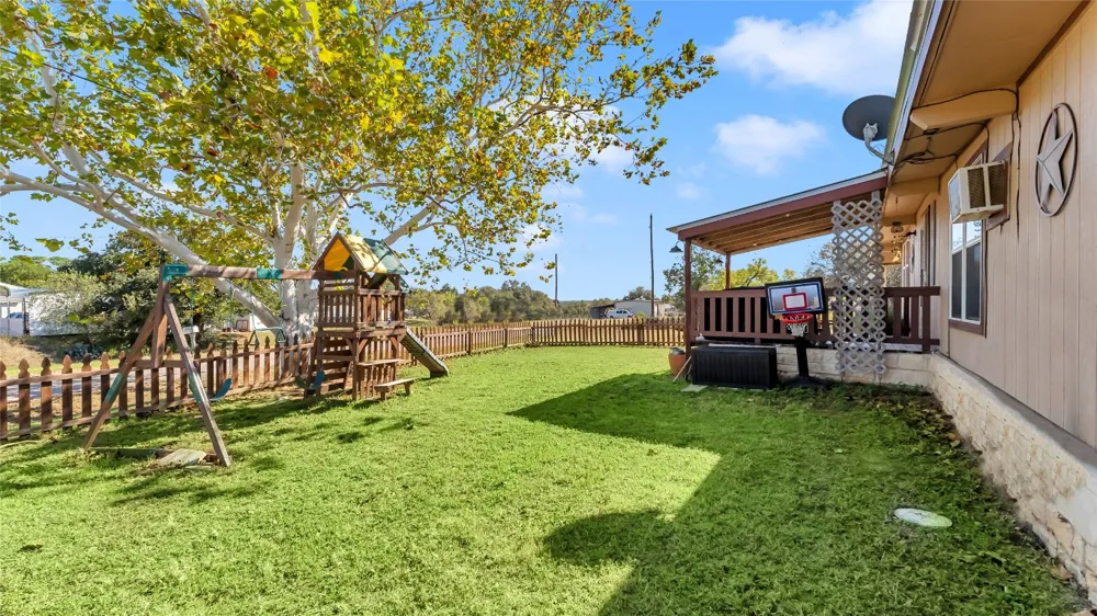 1415 Bee Lane Tow, TX 78672