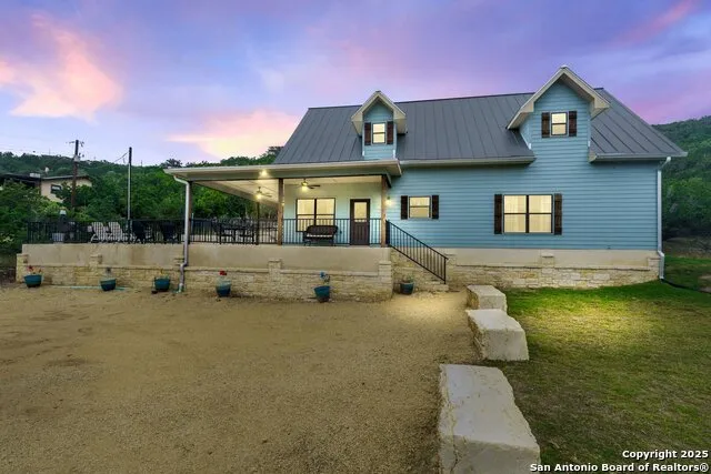 488 Canyon Oaks Concan, TX 78838