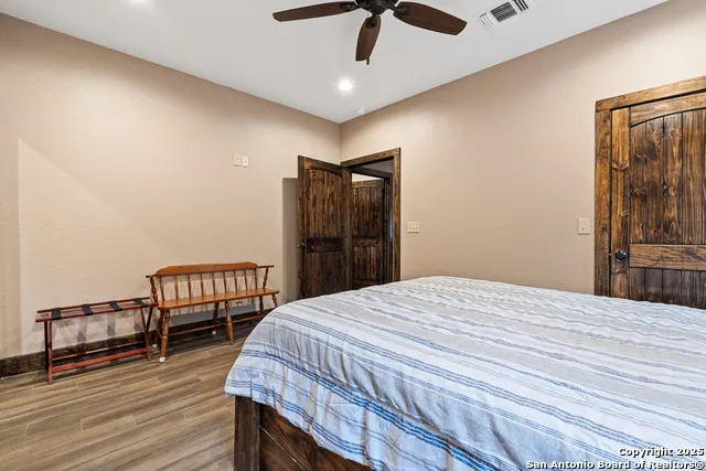 488 Canyon Oaks Concan, TX 78838