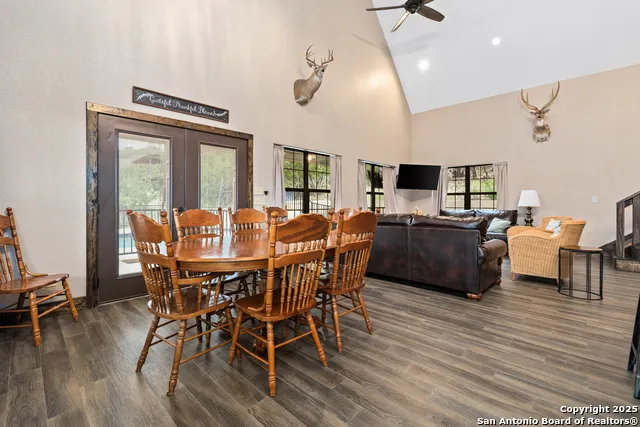 488 Canyon Oaks Concan, TX 78838