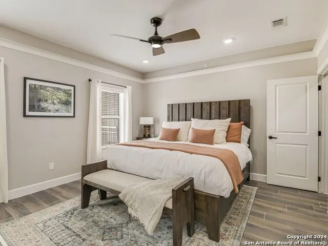 1228 ERVENDBERG AVE #304 New Braunfels, TX 78130