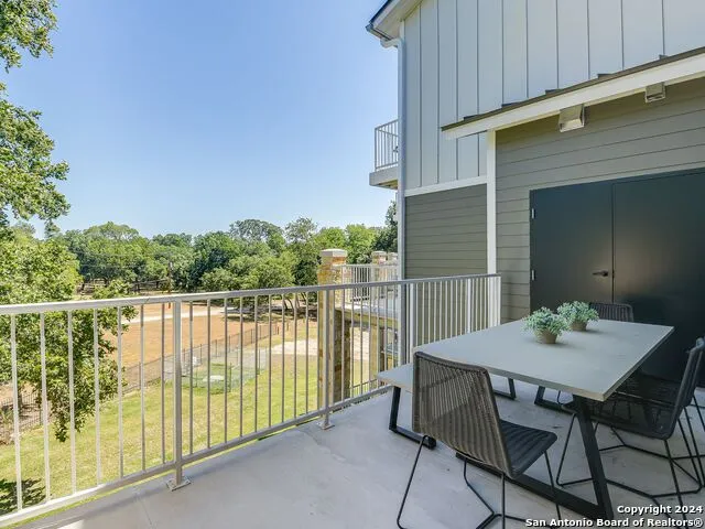 1228 ERVENDBERG AVE #304 New Braunfels, TX 78130