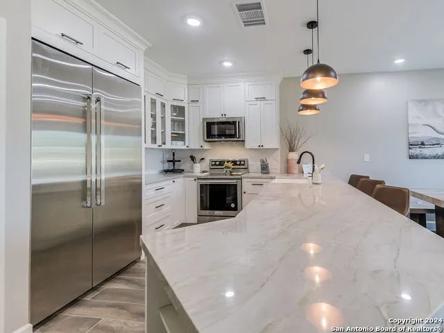 1228 ERVENDBERG AVE #304 New Braunfels, TX 78130