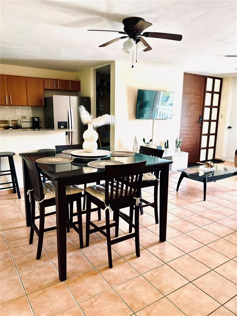 187 SECTOR EL MARTILLO, BARRIO MEDIANIA ALTA #F-304 Loiza, PR 00772