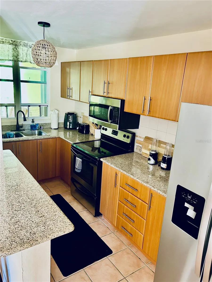 187 SECTOR EL MARTILLO, BARRIO MEDIANIA ALTA #F-304 Loiza, PR 00772