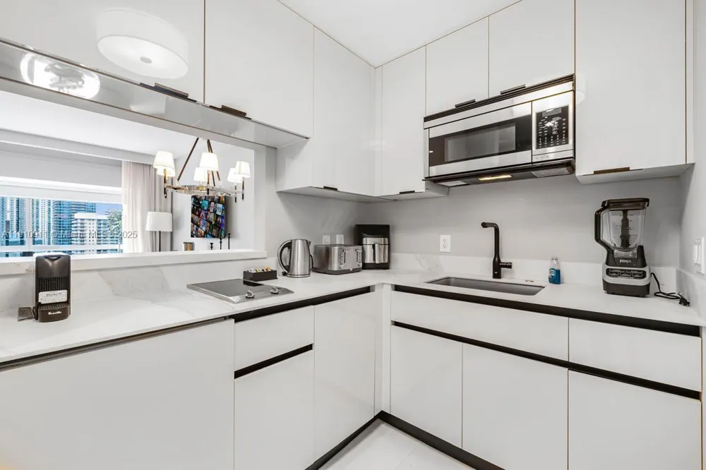 1435 Brickell Ave #3410 Miami, FL 33131