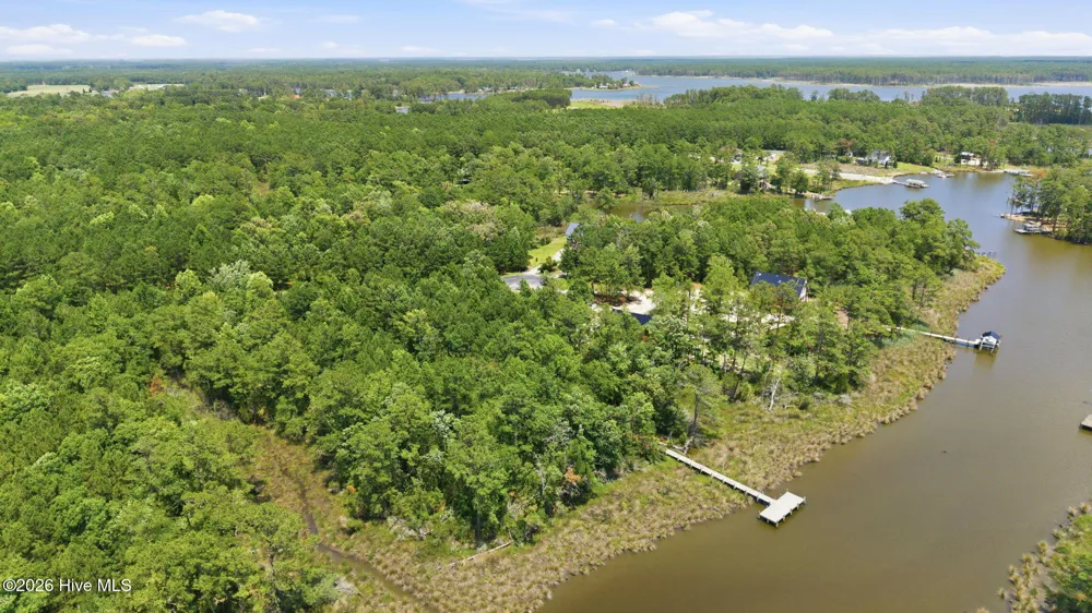 408 Tarpon Pointe Road Bath, NC 27808