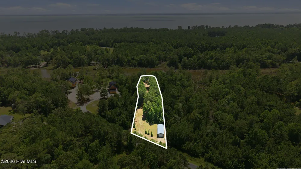 408 Tarpon Pointe Road Bath, NC 27808
