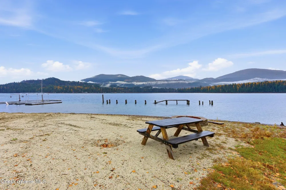 25 Rebecca Lane Nordman, ID 83848