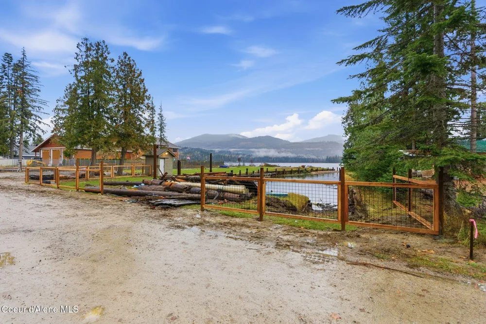 25 Rebecca Lane Nordman, ID 83848