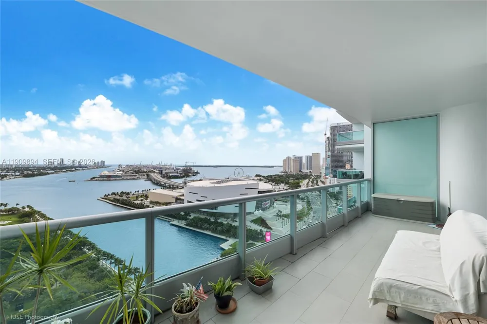 900 Biscayne Blvd #2602 Miami, FL 33132