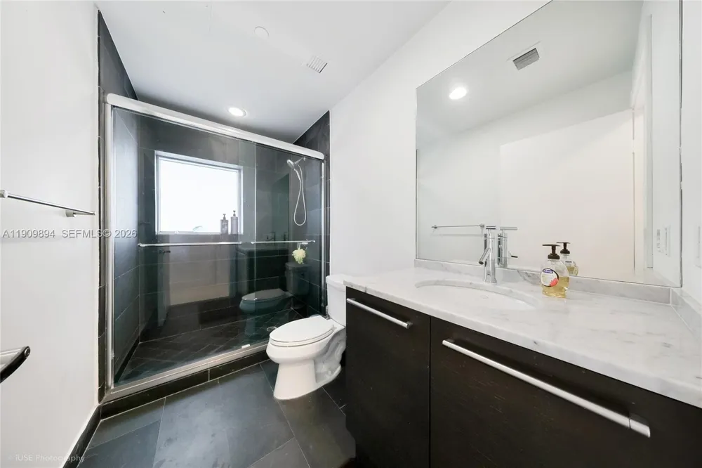 900 Biscayne Blvd #2602 Miami, FL 33132